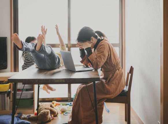 【日本終了】"誰が悪いの？" 日本人の幸福度、世界ワースト3位…子供はワースト2位で自殺率も高い